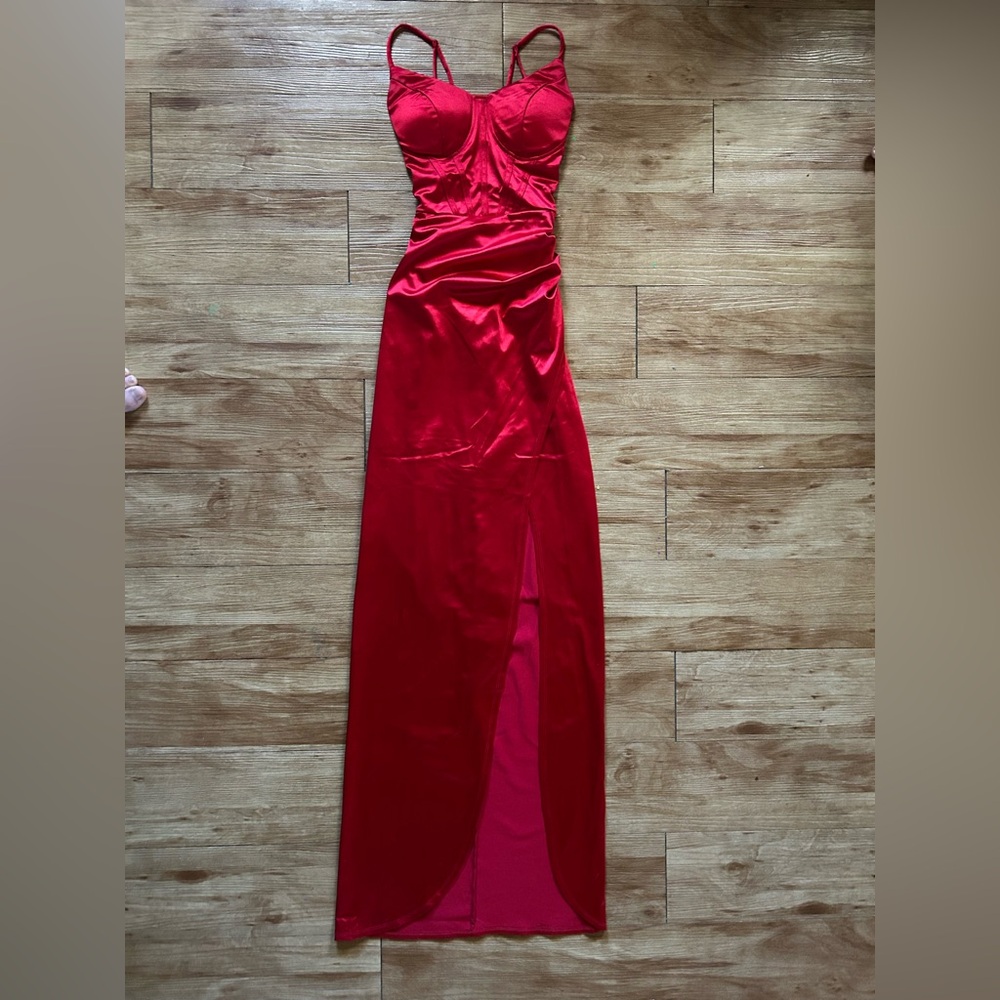 Stunning Scarlet Prom Dress